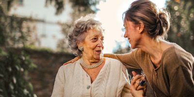 accompagnement-surveillance-personne-agee-soins-post-infirmiers accompagnement-surveillance-personne-agee-soins-post-infirmiers